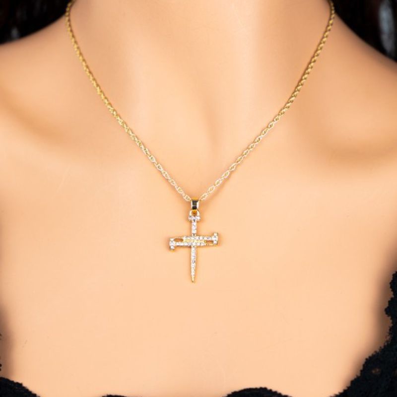 HOLLY | Nail Shape Cross Pendant Necklace